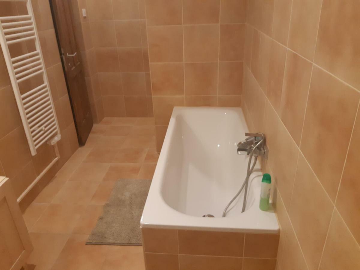 2 Bedroom Apartment Near Heroes Square Budapest Luaran gambar
